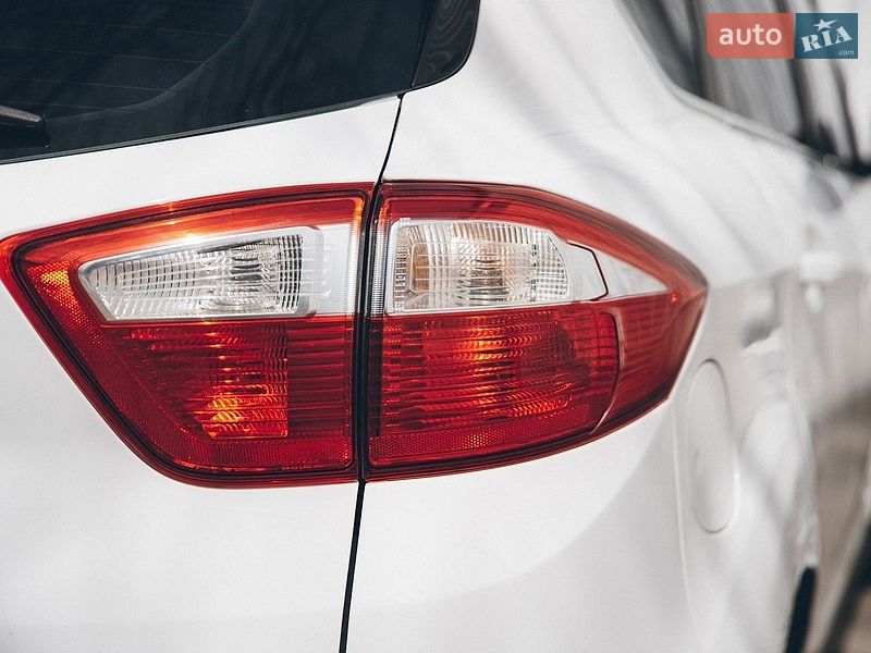 Минивэн Ford C-Max 2015 в Измаиле