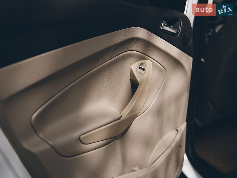 Минивэн Ford C-Max 2015 в Измаиле