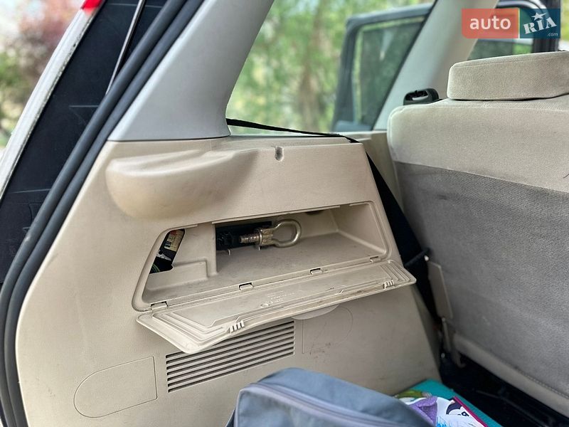 Мінівен Ford C-Max 2006 в Львові фото 18 Мінівен Ford C-Max 2006 в Львові
