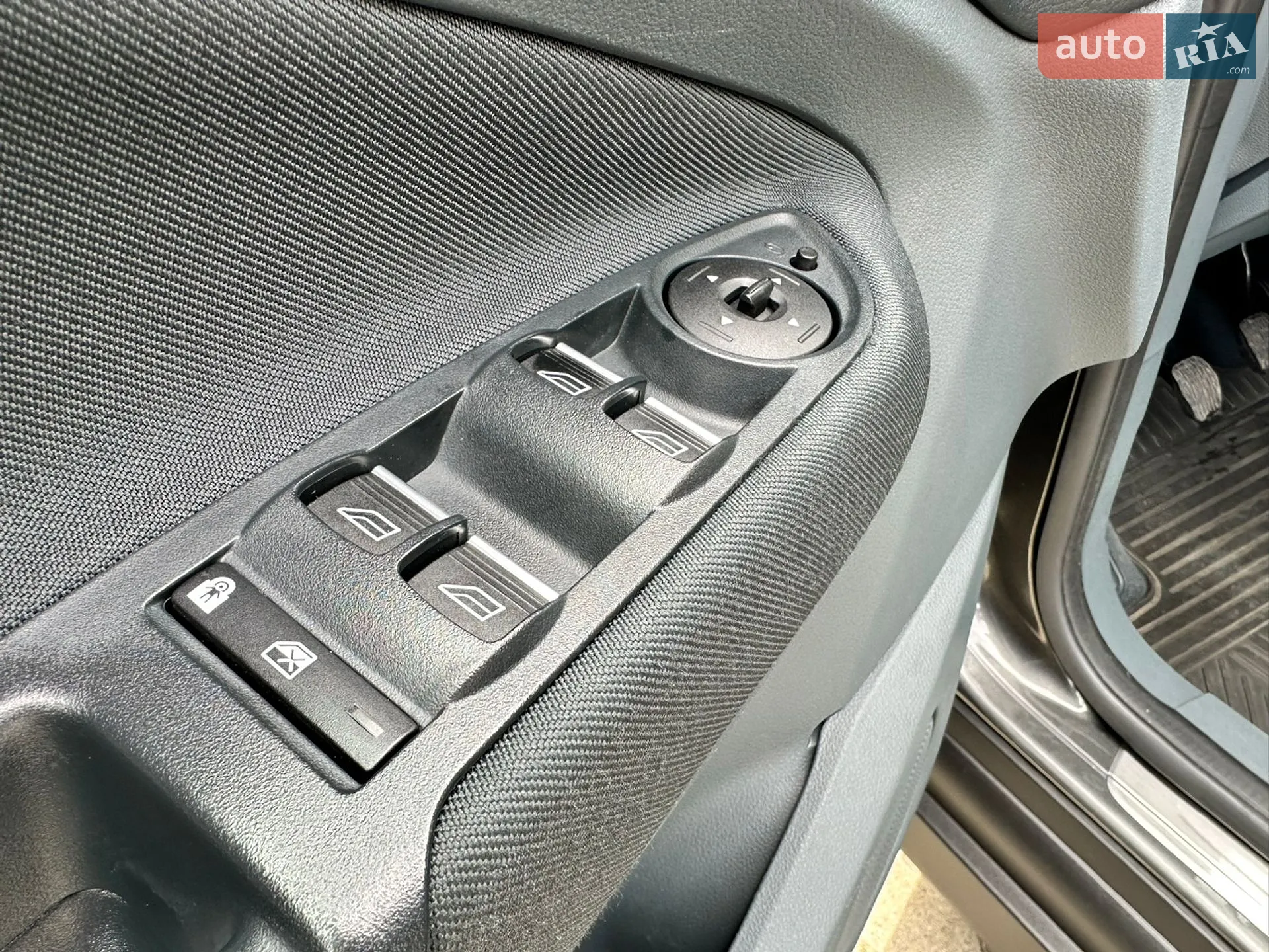 2015 Ford C-MAX - мініатюра 84