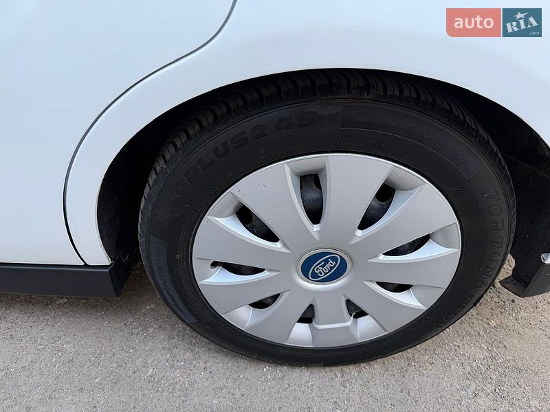 Минивэн Ford C-Max 2015 в Конотопе