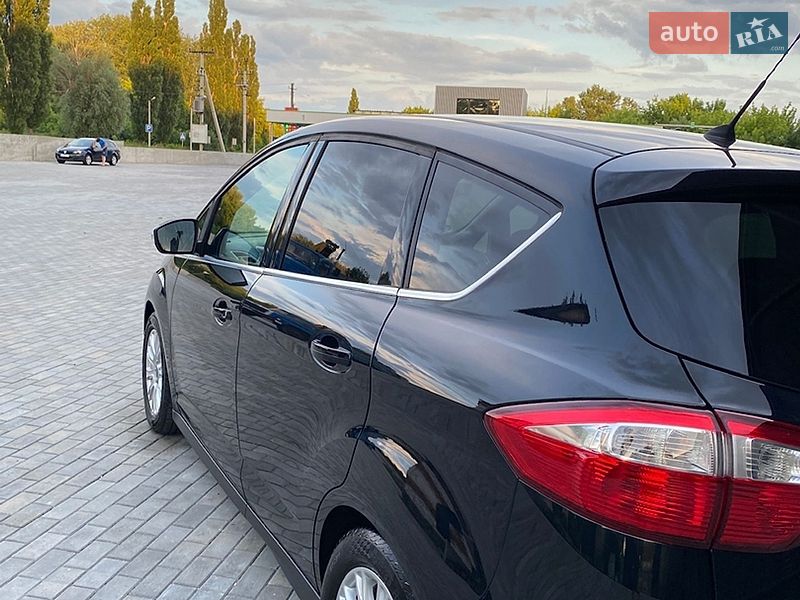 Минивэн Ford C-Max 2012 в Хороле
