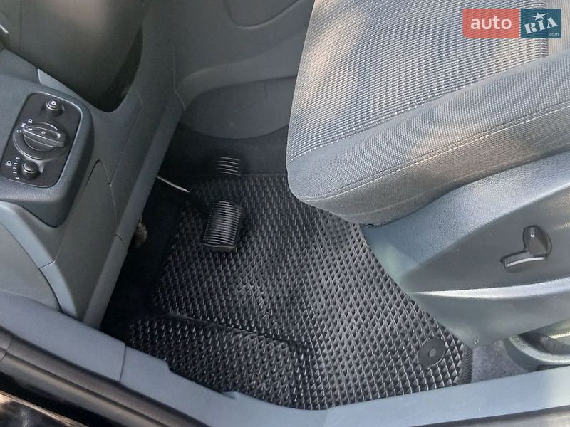Мінівен Ford C-Max 2013 в Неполоківцях
