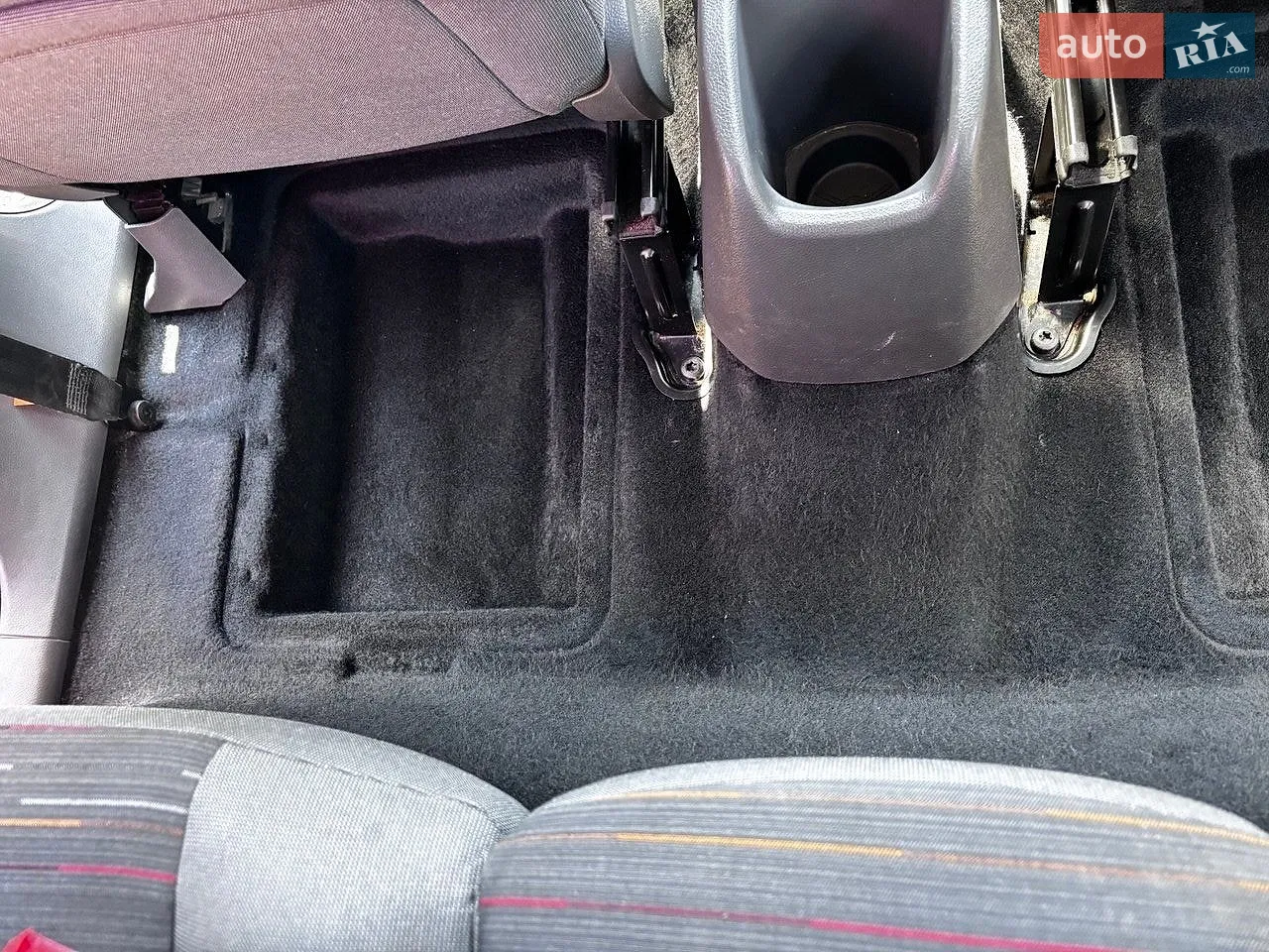 2010 Ford C-MAX - мініатюра 14