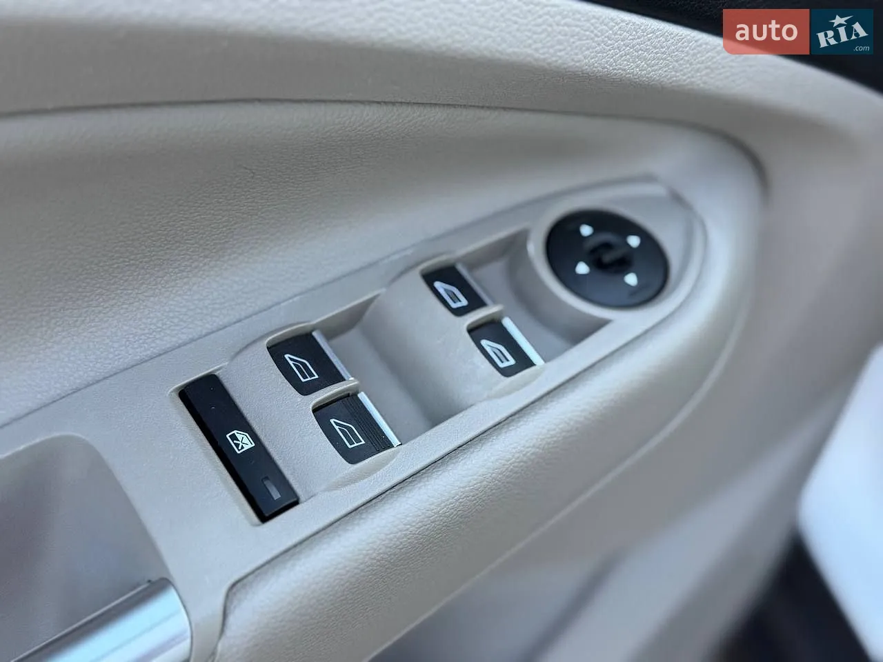 2017 Ford C-MAX - мініатюра 12