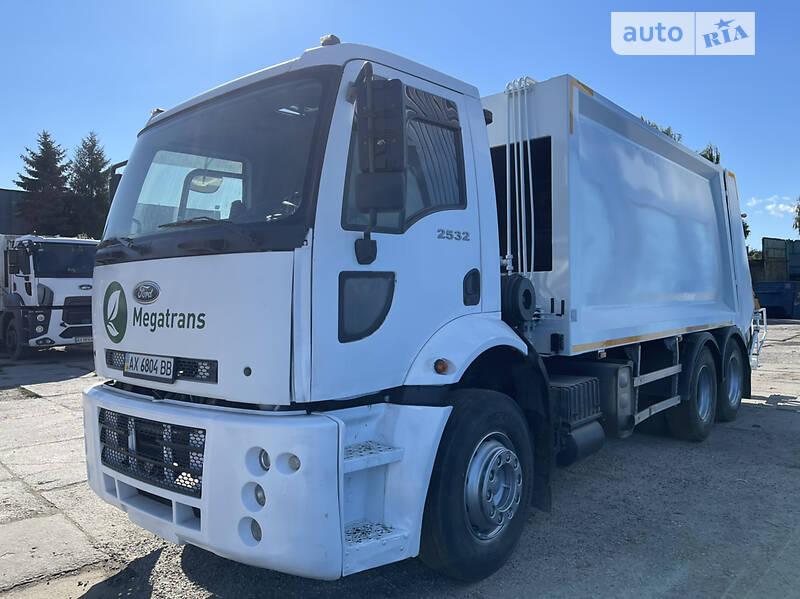 Сміттєвоз Ford Cargo 2012 в Харкові