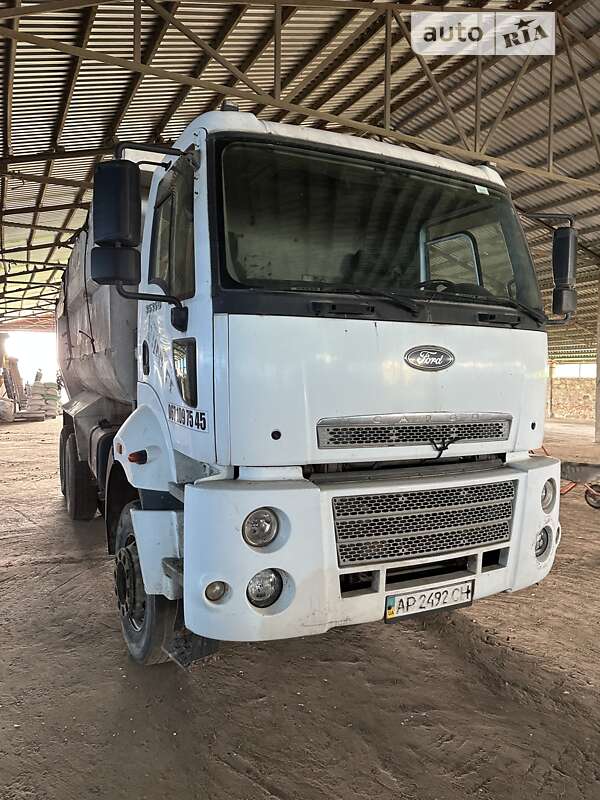 Самосвал Ford Cargo 2011 в 