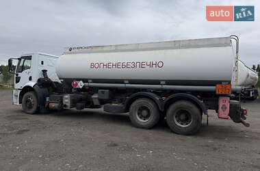 Бензовоз Ford Cargo 2014 в Киеве