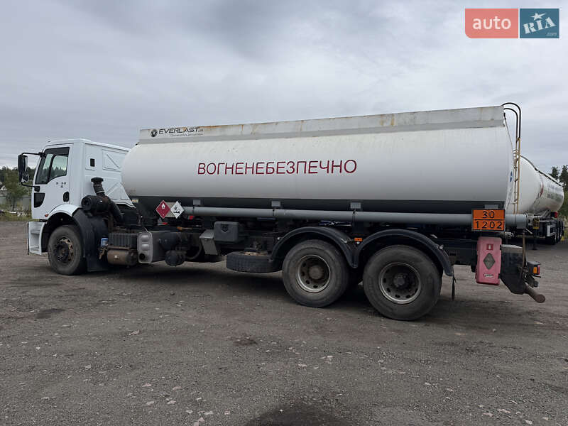 Бензовоз Ford Cargo 2014 в Киеве