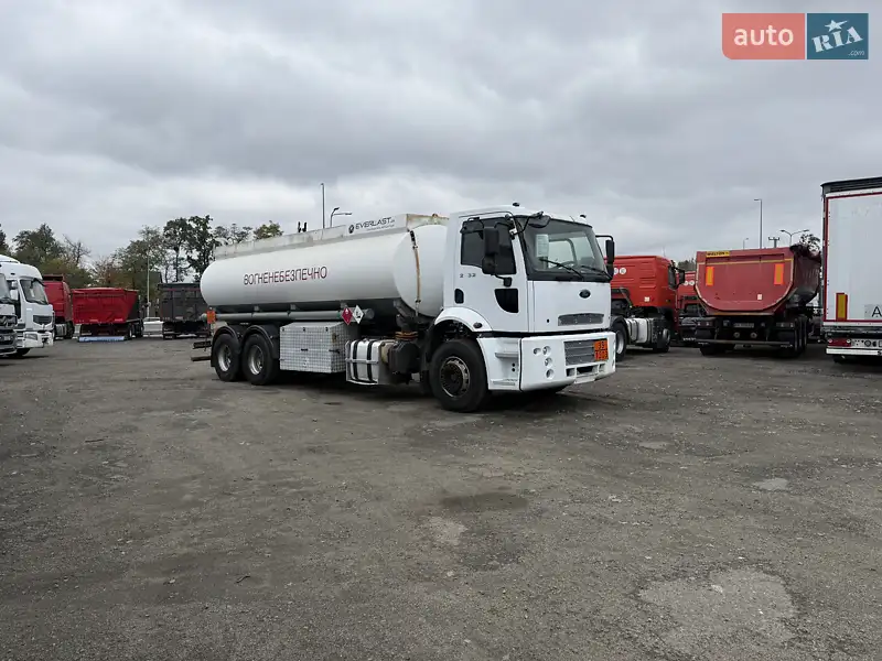 Ford Cargo 2014