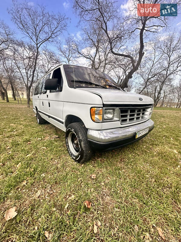 Микроавтобус Ford Club Wagon 1994 в Одессе фото 4 Микроавтобус Ford Club Wagon 1994 в Одессе