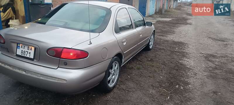 Седан Ford Contour 1995 в Харькове