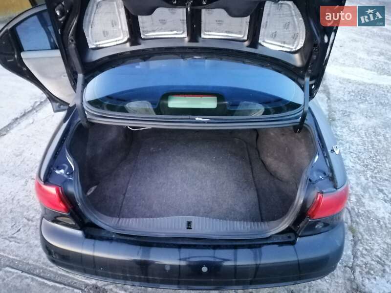 Седан Ford Contour 1997 в Каневе
