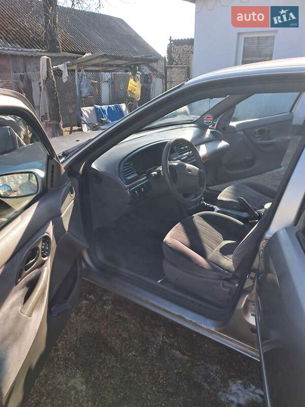 Седан Ford Contour 1996 в Івано-Франківську