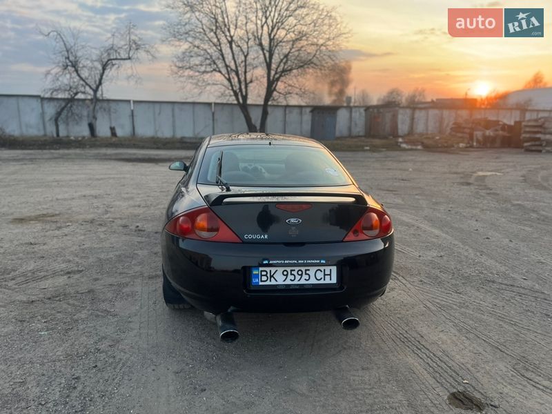 Купе Ford Cougar 1999 в Дубні