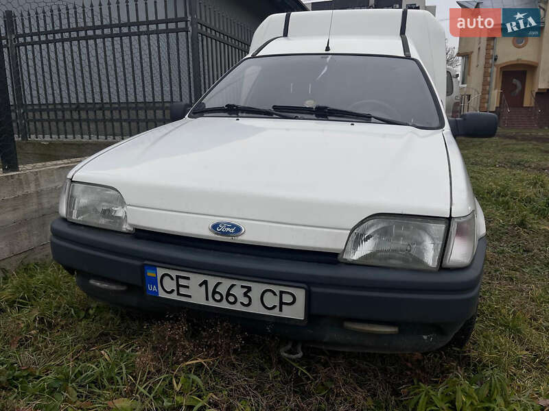 Грузовой фургон Ford Courier 1993 в Черновцах