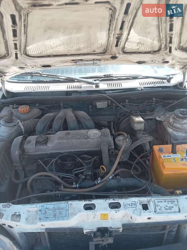 Мінівен Ford Courier 1994 в Погребище