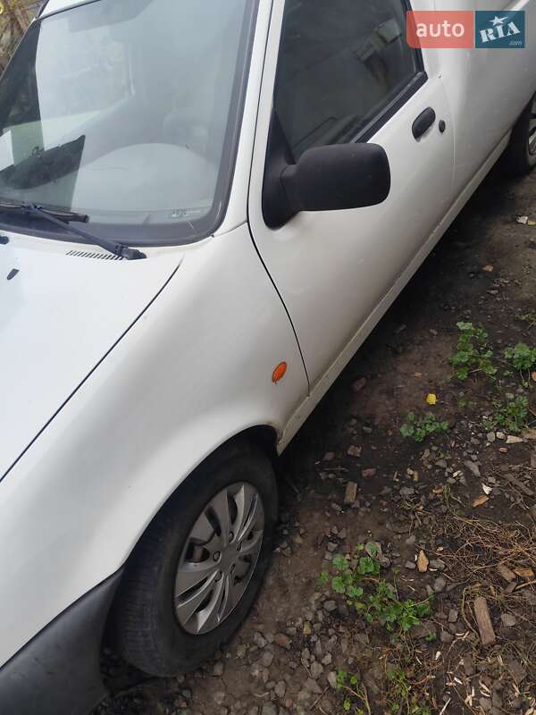 Грузовой фургон Ford Courier 1998 в Кельменцах