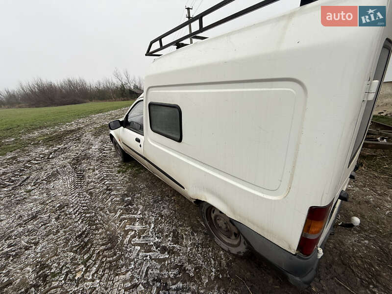 Мінівен Ford Courier 1998 в Луцьку