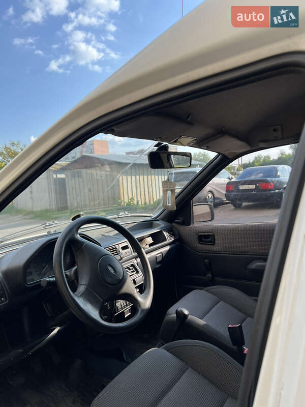 Хлебовоз Ford Courier 1993 в Черновцах фото 5 Хлебовоз Ford Courier 1993 в Черновцах