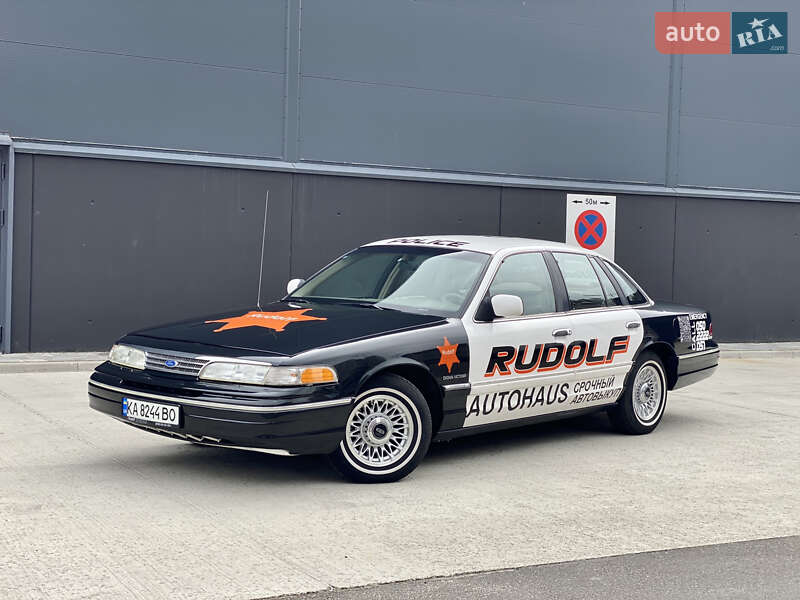 Седан Ford Crown Victoria 1994 в Киеве