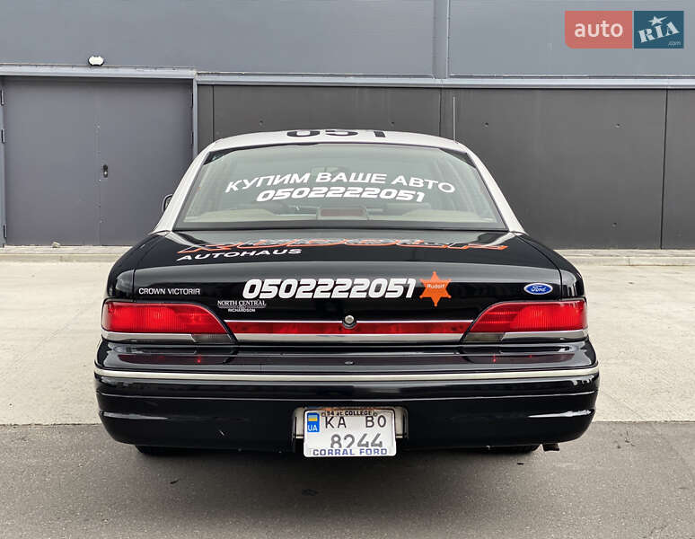 Седан Ford Crown Victoria 1994 в Киеве