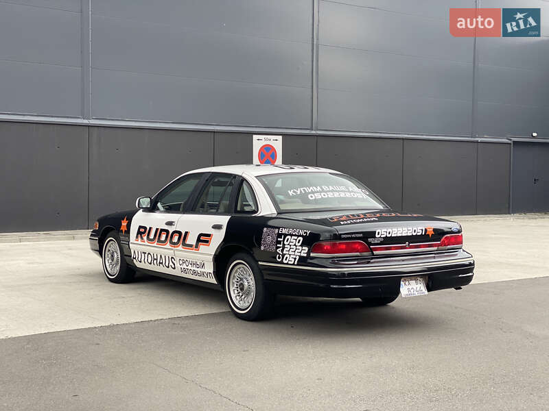 Седан Ford Crown Victoria 1994 в Киеве