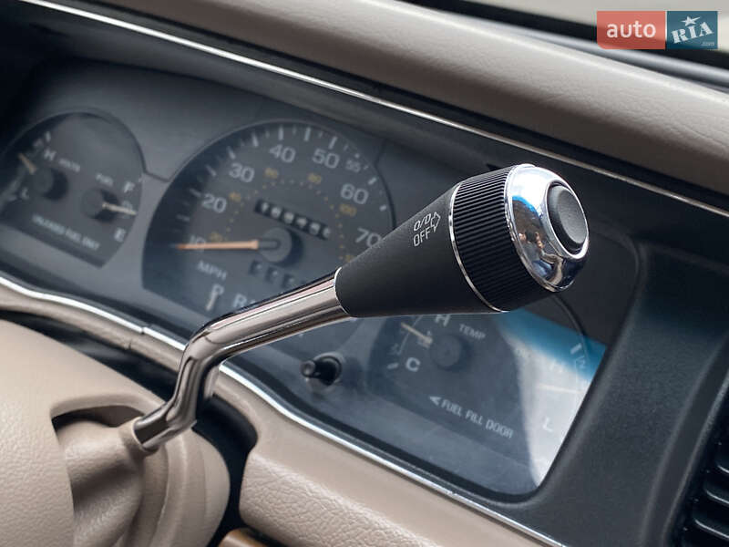 Седан Ford Crown Victoria 1994 в Киеве