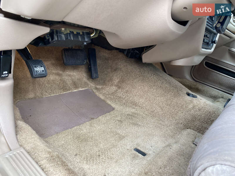 Седан Ford Crown Victoria 1994 в Киеве