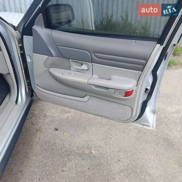 Седан Ford Crown Victoria 1996 в Харкові