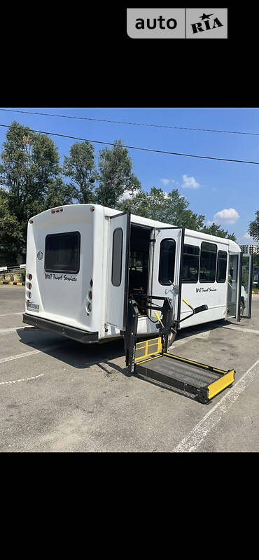 Мікроавтобус Ford E-450 2016 в Харкові фото Мікроавтобус Ford E-450 2016 в Харкові