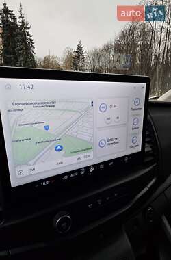 Грузовой фургон Ford E-Transit 2022 в 