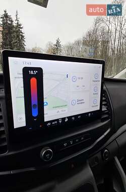 Грузовой фургон Ford E-Transit 2022 в 