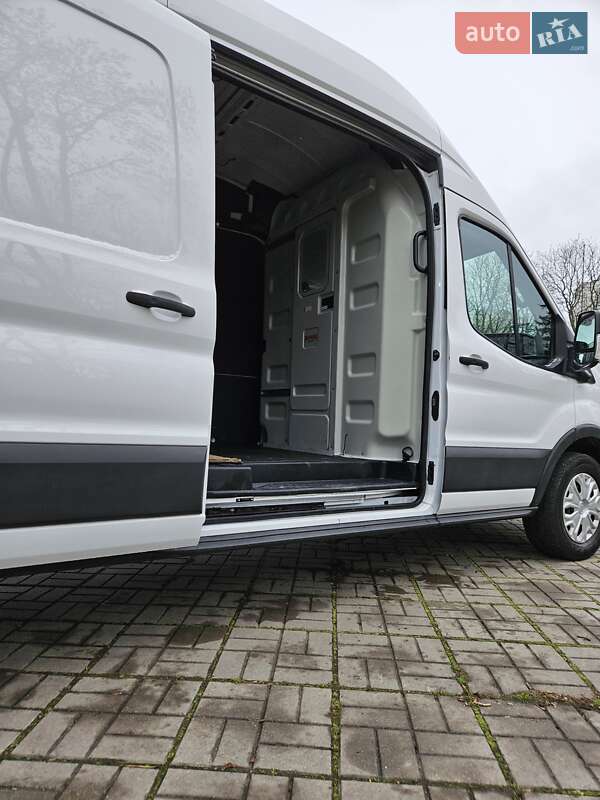 Грузовой фургон Ford E-Transit 2022 в Киеве