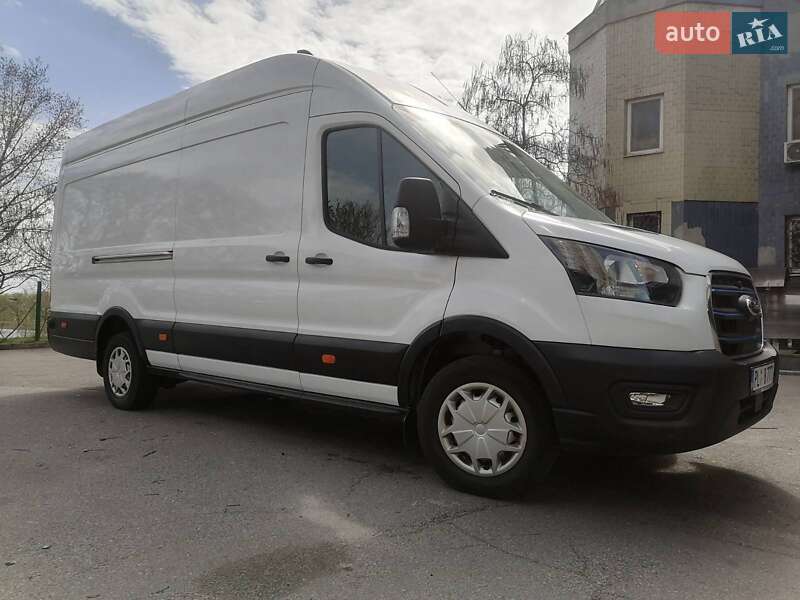 Грузовой фургон Ford E-Transit 2022 в Киеве