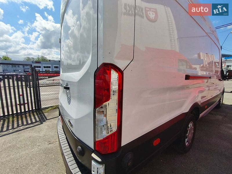 Вантажний фургон Ford E-Transit 2022 в Києві