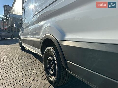 Грузовой фургон Ford E-Transit 2022 в Киеве