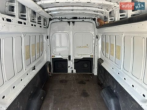 Грузовой фургон Ford E-Transit 2022 в Киеве