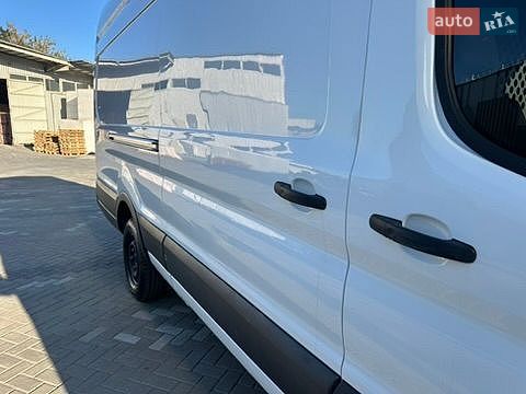 Грузовой фургон Ford E-Transit 2022 в Киеве