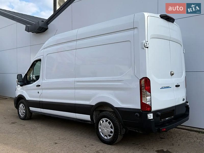 Грузовой фургон Ford E-Transit 2023 в Луцке