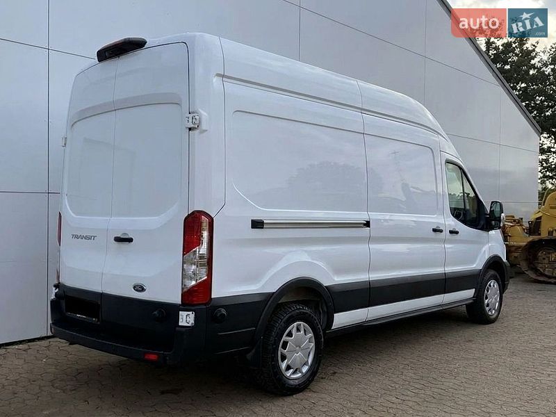 Грузовой фургон Ford E-Transit 2023 в Луцке