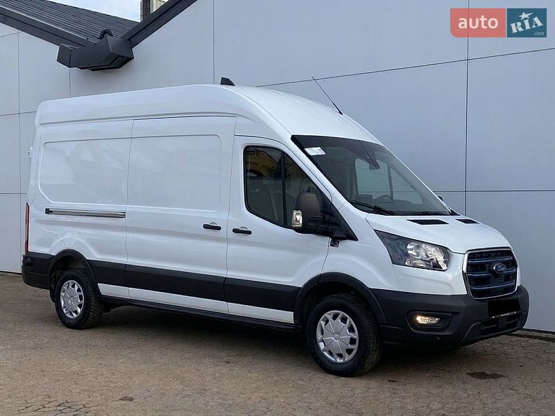 Грузовой фургон Ford E-Transit 2023 в Луцке