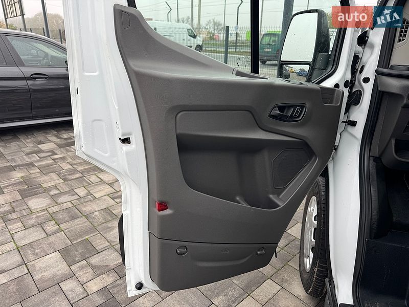Грузовой фургон Ford E-Transit 2023 в Ровно