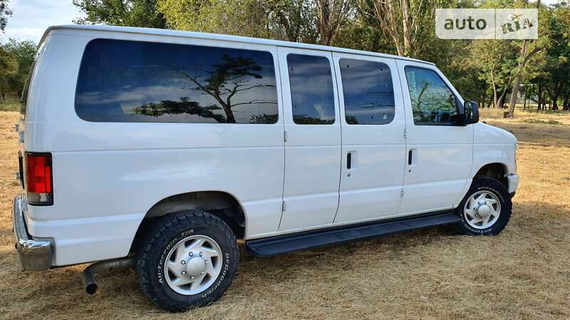 Минивэн Ford Econoline 2013 в Львове