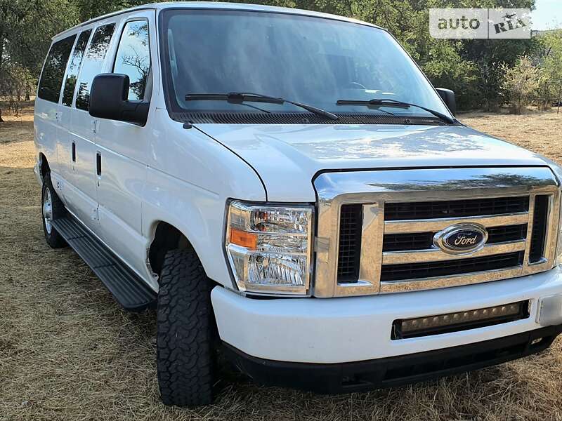 Минивэн Ford Econoline 2013 в Львове