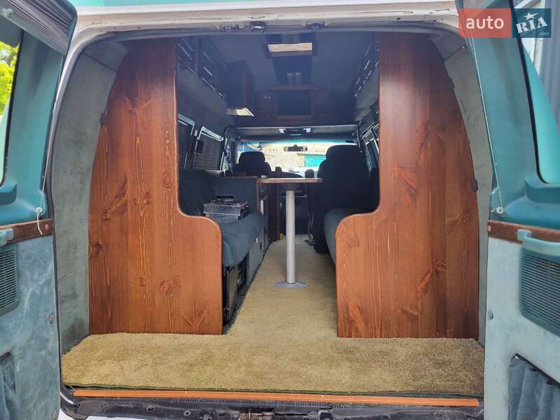 Минивэн Ford Econoline 1996 в Житомире