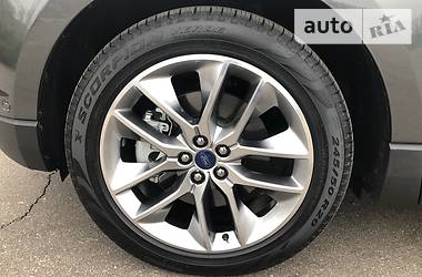 Внедорожник / Кроссовер Ford Edge 2018 в 