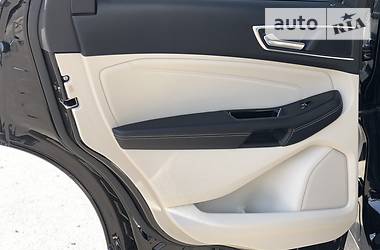 Позашляховик / Кросовер Ford Edge 2016 в 