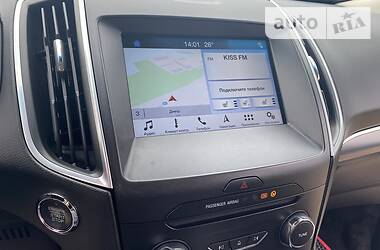 Позашляховик / Кросовер Ford Edge 2017 в 