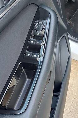 Внедорожник / Кроссовер Ford Edge 2016 в 